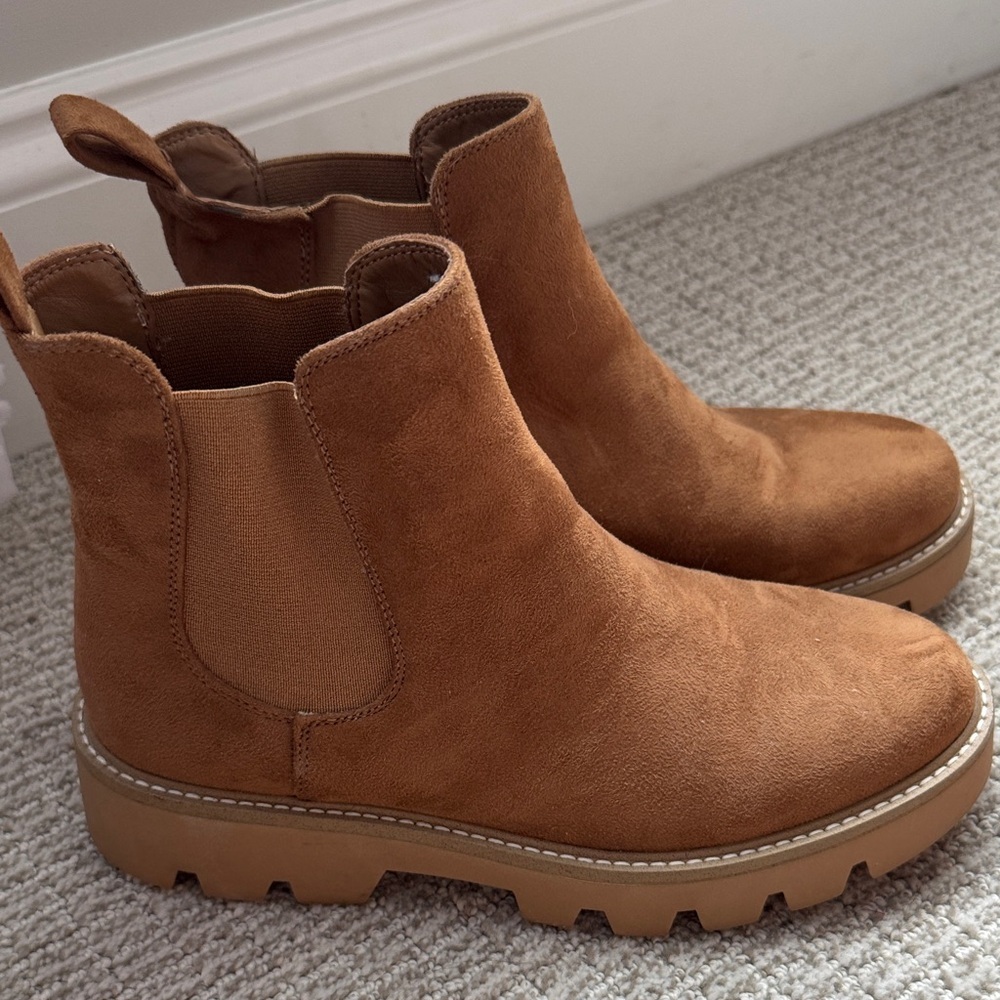 Chinese Laundry Tan Suede Chelsea Lug Ankle Boots